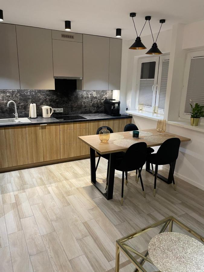 Brzostek Apartment وارسو المظهر الخارجي الصورة
